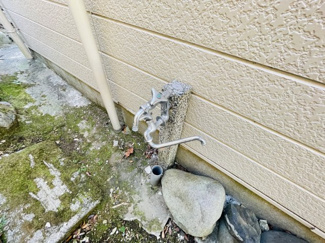 【庭】 | 若葉区大宮町 戸建 大森台駅 | 庭にある蛇口