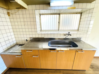 【キッチン】 | 若葉区大宮町 戸建 大森台駅 | 壁式キッチンでお料理に集中できます。