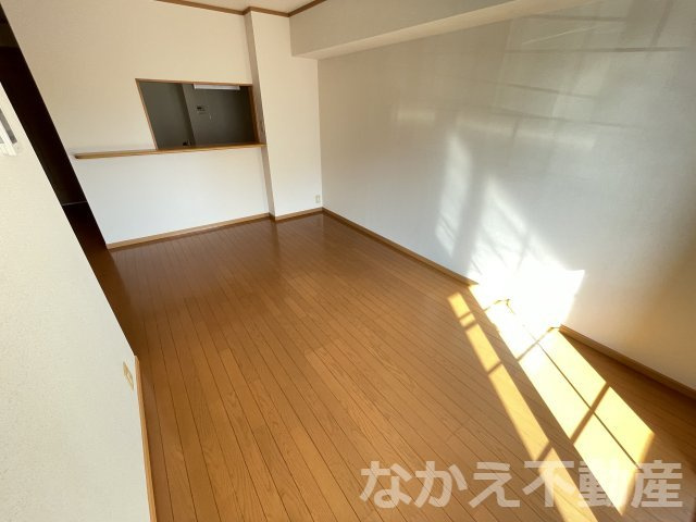 【居間・リビング】 | こちらのリビングで趣味の時間をお楽しみください