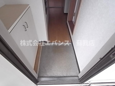 【玄関】 | コーポサンライズA1 | ゆったりとした玄関です