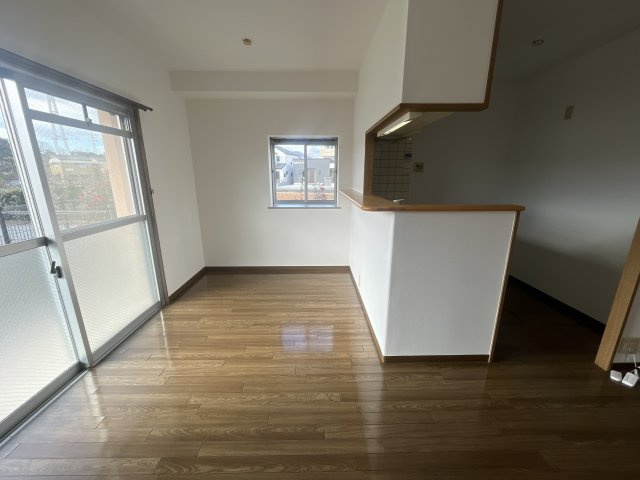 ナカヤコーポS棟の居間・リビング