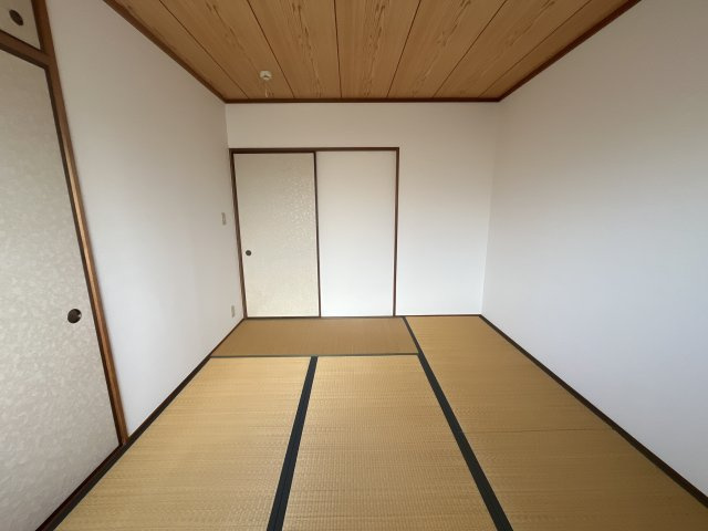 ナカヤコーポS棟の寝室