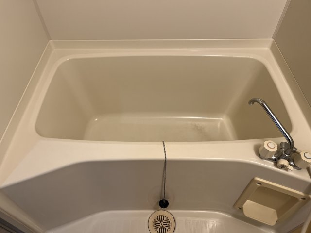 ナカヤコーポS棟の浴室