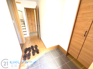 【玄関】 | ～浜中町2丁目新築戸建て～ | 玄関広々でスッキリしております。