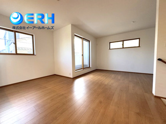 【居間・リビング】 | ～浜中町2丁目新築戸建て～ | リビングダイニングキッチンと分けて利用可能です。