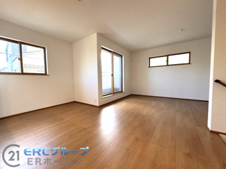 【居間・リビング】 | ～浜中町2丁目新築戸建て～ | リビングダイニングキッチンと分けて利用可能です。