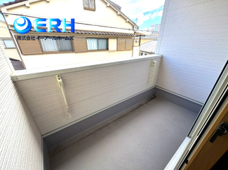 【バルコニー】 | ～浜中町2丁目新築戸建て～ | 広々としたバルコニーで洗濯物もたっぷり干せます。