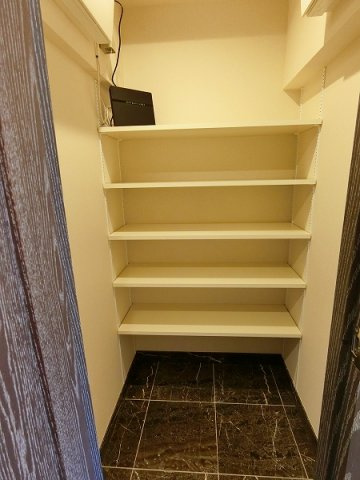 港区三田２丁目の賃貸マンションのその他|シューズインクローゼット