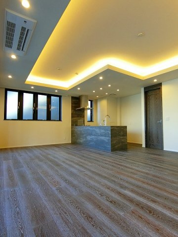 港区三田２丁目の賃貸マンションの居間・リビング