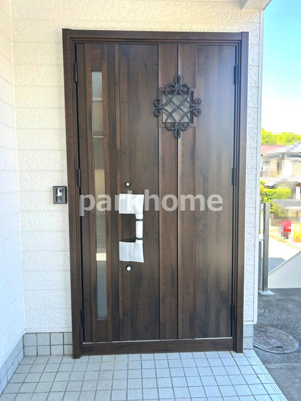 高知市福井町　中古住宅の玄関