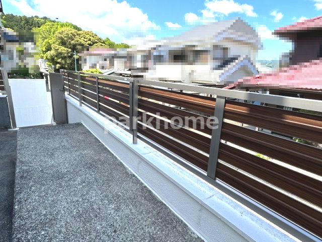 高知市福井町　中古住宅のその他|新しい目隠しフェンス