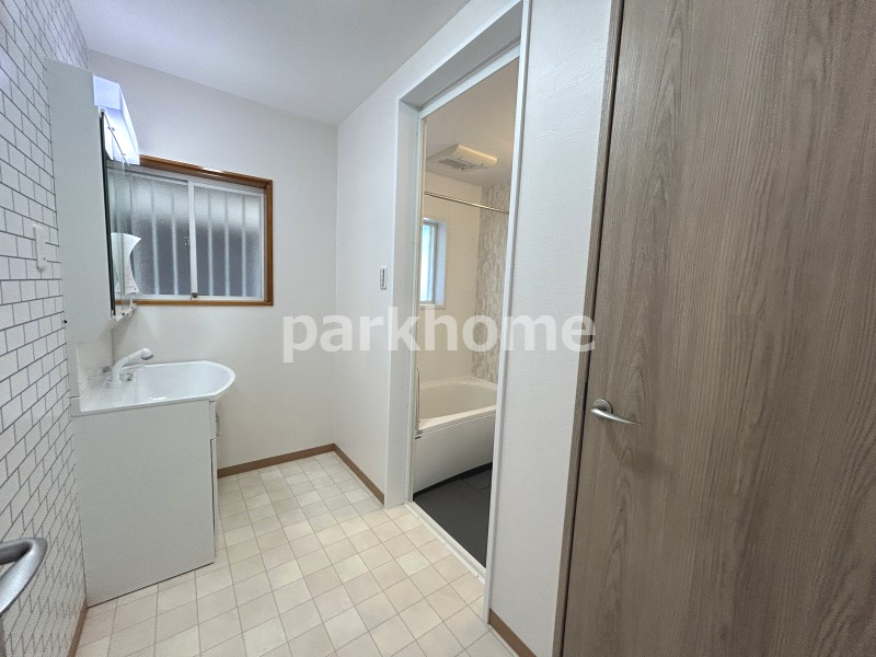 高知市福井町　中古住宅の脱衣所