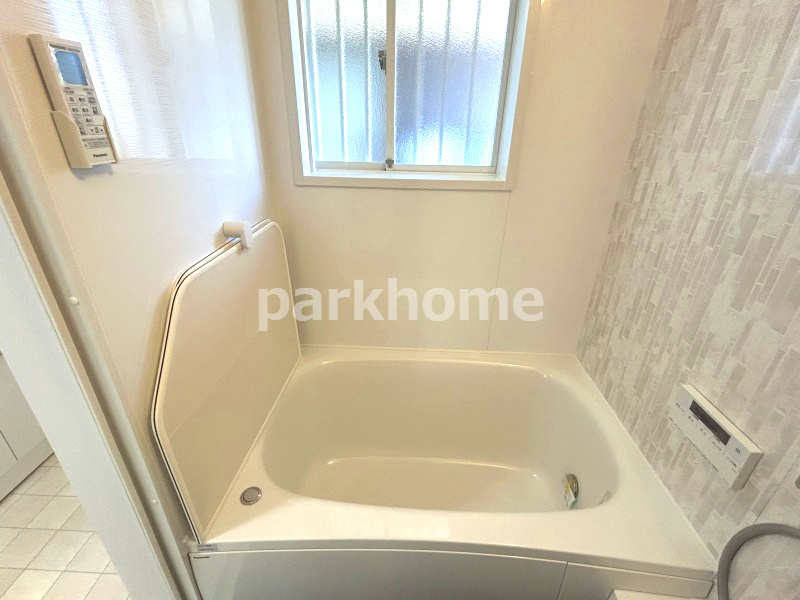 高知市福井町　中古住宅の浴室