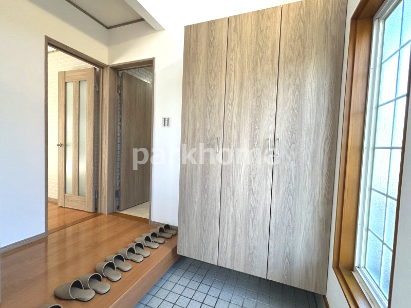 高知市福井町　中古住宅の玄関