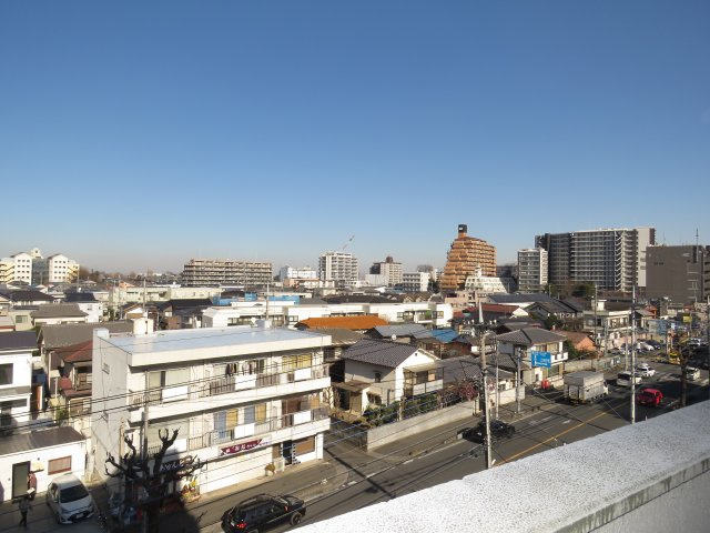 ピッコロモンドの周辺