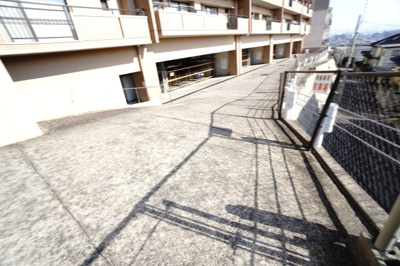 【駐車場】 | 【上質リフォーム】パブリコーポ鈴が台S | 現地（2023年11月22日10：00頃）撮影