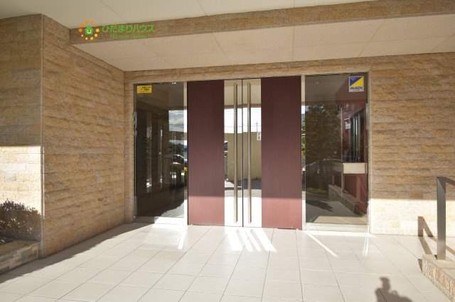 鴻巣市吹上本町　中古マンション　日神パレステージ吹上のエントランス