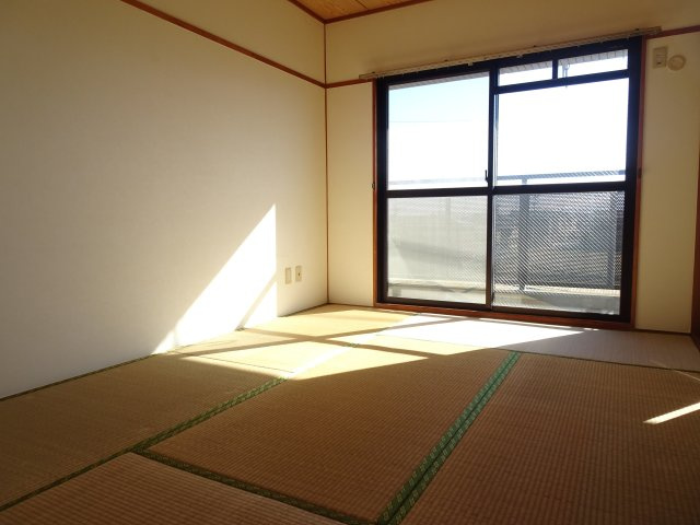 リバーサイド鎌倉の和室