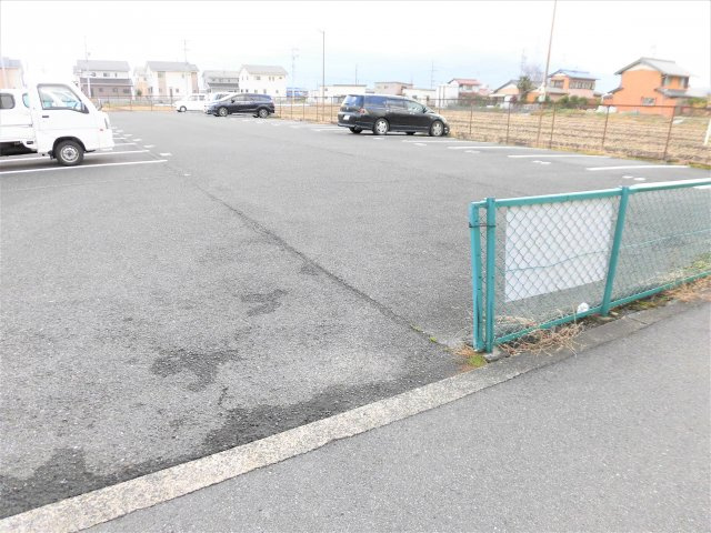 リバーサイド鎌倉の駐車場