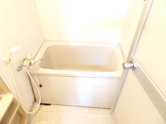 リバーサイド鎌倉の浴室