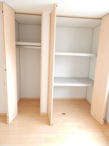 サンライズ北野B棟【キャッシュバック対象物件】の収納|ちょっとした収納スペースも充実しています
