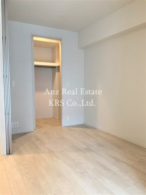 【寝室】 | OPUS RESIDENCE SHINSAIBASHI SOUTH | 4.5帖の寝室！ウォークインクローゼットはここにあります！