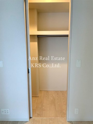 【収納】 | OPUS RESIDENCE SHINSAIBASHI SOUTH | 収納力に優れたウォークインクローゼットを完備！