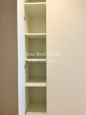 【収納】 | OPUS RESIDENCE SHINSAIBASHI SOUTH | リビングにある収納棚です！