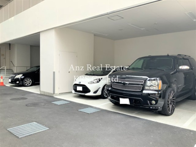 【駐車場】 | OPUS RESIDENCE SHINSAIBASHI SOUTH | 敷地内に駐車場あり！空き情報は都度お問い合わせください。