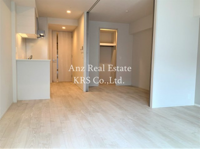 【居間・リビング】 | OPUS RESIDENCE SHINSAIBASHI SOUTH | 白を基調とした洗練されたお部屋♪