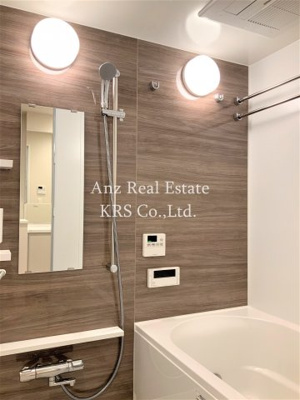 【浴室】 | OPUS RESIDENCE SHINSAIBASHI SOUTH | 設備が豊富な浴室で、ゆったりとくつろげる空間を確保！