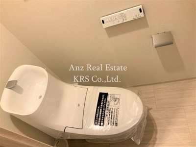 【トイレ】 | OPUS RESIDENCE SHINSAIBASHI SOUTH | 冬場での使用や清潔好きの方にうれしい温水洗浄便座♪