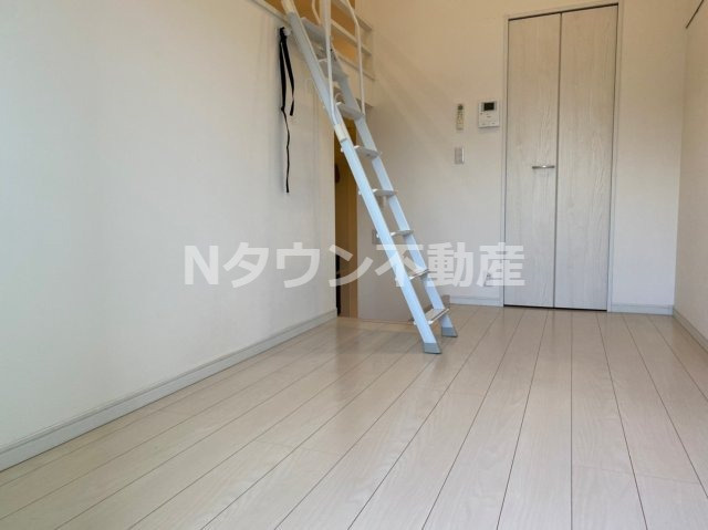 【内装】 | Casea | 明るい色調の室内です
