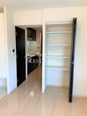 【設備】 | ルクレ北堀江 | リビングにある収納スペースです！