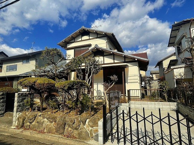 四条大路南町一戸建ての外観|キレイな外観です。