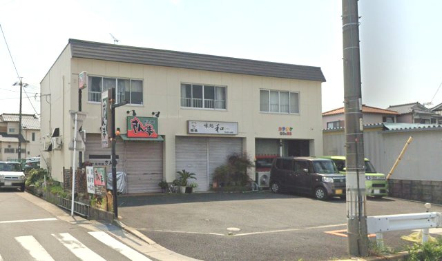 中西住居付貸店舗 部屋番号：３店舗の右端店の外観