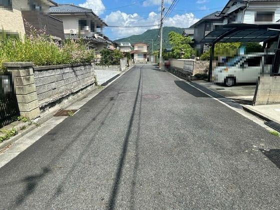 近江八幡市安土町下豊浦　売土地の前面道路含む現地写真