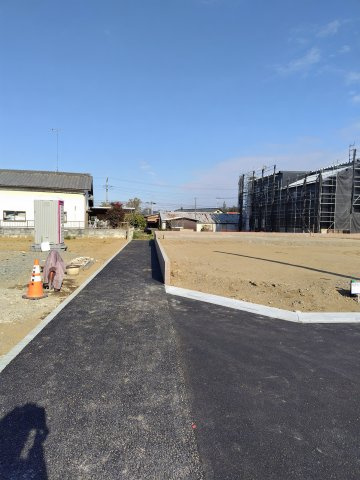 鴻巣市松原２丁目の売地の前面道路含む現地写真|避難用通路（法定外道路）