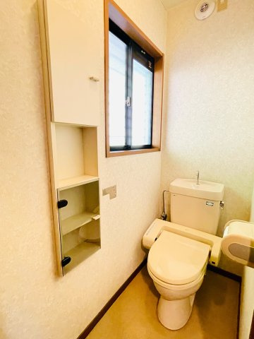 日の出町大久野　中古戸建のトイレ|トイレは1階と2階にあります！
