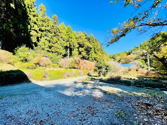 日の出町大久野　中古戸建の庭|広々したお庭！