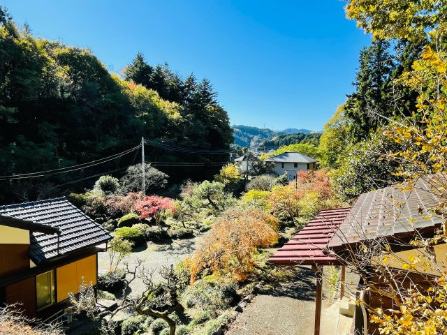 日の出町大久野　中古戸建の庭|日の出町大久野の自然豊かな敷地です！