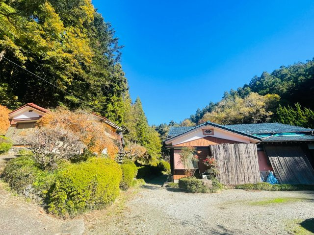 日の出町大久野　中古戸建の庭|周辺は自然豊かな環境です！