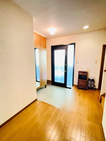 日の出町大久野　中古戸建の玄関|玄関ホールです。