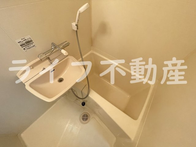 サンライフ近江堂の浴室|日々の疲れを癒すお風呂付です