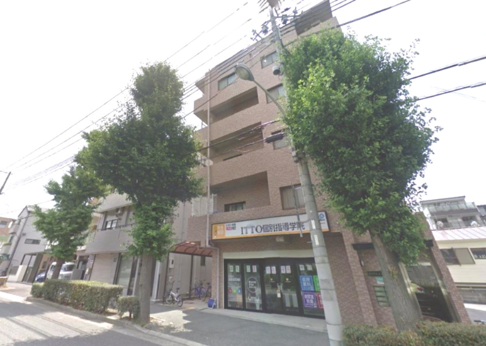 ロイヤルメゾン井上の外観