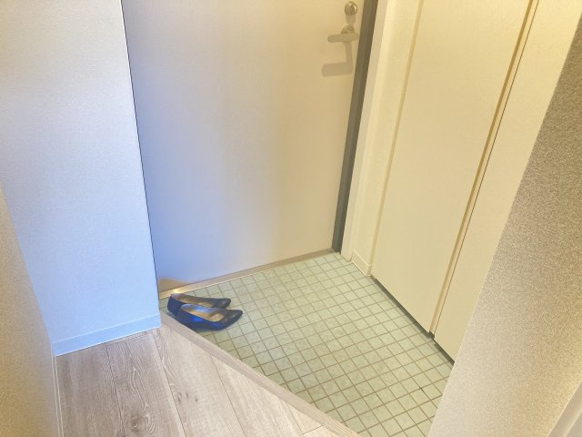 CRESCENT　COURTの玄関