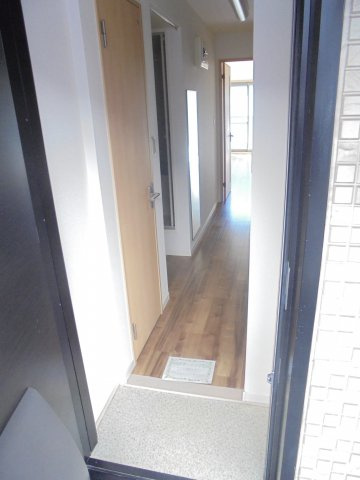 ルミエール二子の玄関