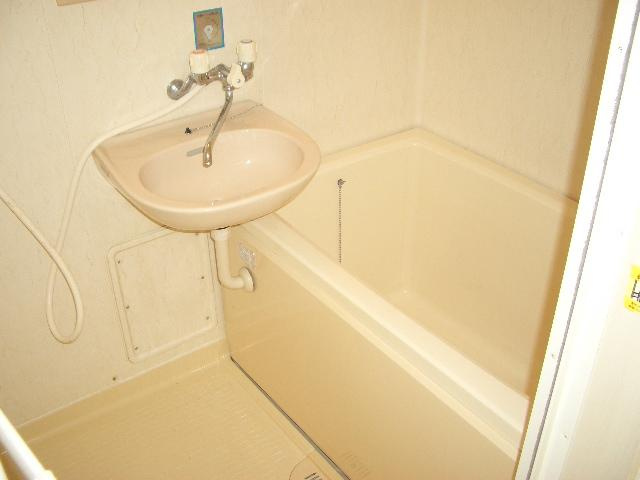 エミネンス高谷の浴室