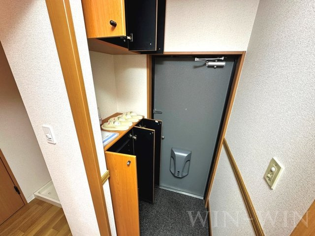 ホワイトハウス草間の玄関