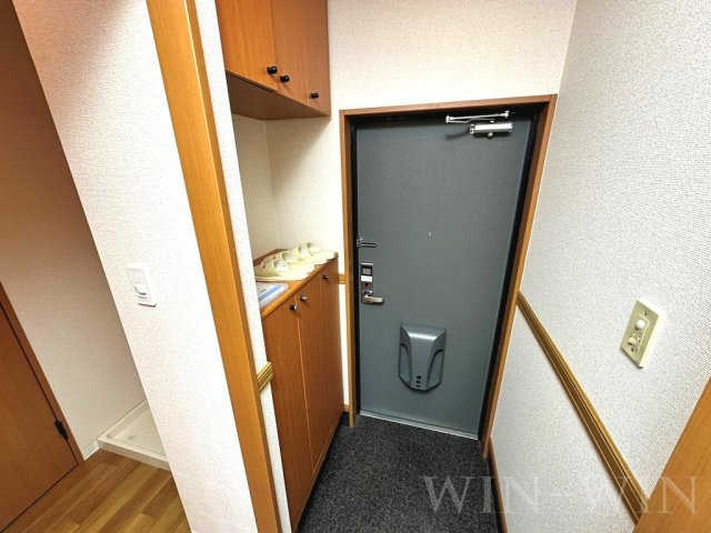 ホワイトハウス草間の玄関